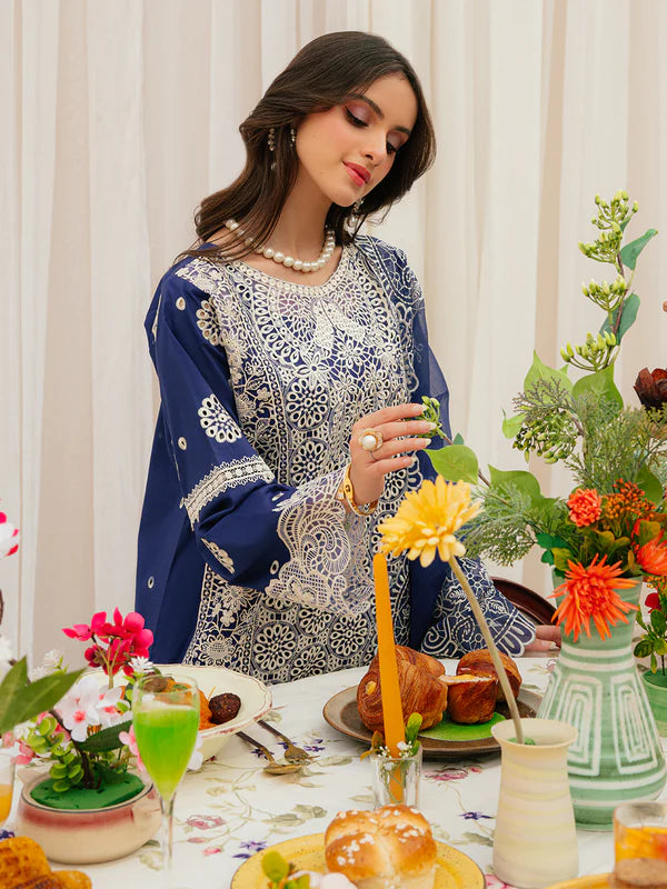 Mahnur Khaddar 3 pc embroidered shirt with embroidered dupatta-07